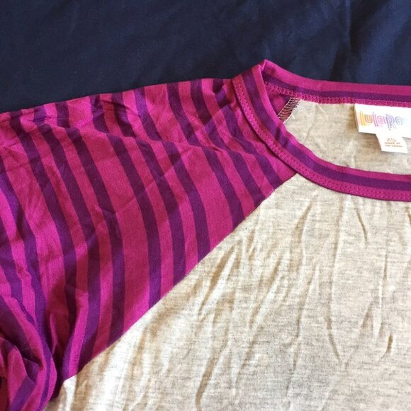 XS LuLaRoe Randy Shirt - Picture 2 of 4